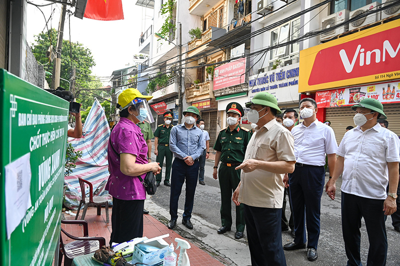 Bí thư Thành ủy Hà Nội Đinh Tiến Dũng: Tuyệt đối không để “chặt ngoài, lỏng trong” khiến dịch lây lan rộng - Ảnh 2