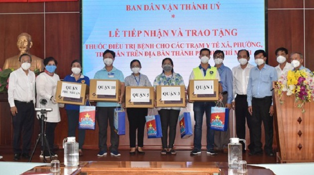 TP Hồ Chí Minh: Tiếp nhận, trao tặng hơn 10.000 phần thuốc điều trị bệnh trị giá 1,548 tỷ đồng - Ảnh 2