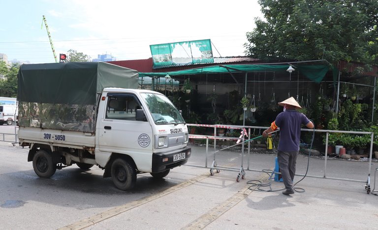 Hà Nội: Ngày đầu mở cửa trở lại chợ đầu mối phía Nam, đảm bảo nghiêm ngặt quy định phòng, chống dịch - Ảnh 2