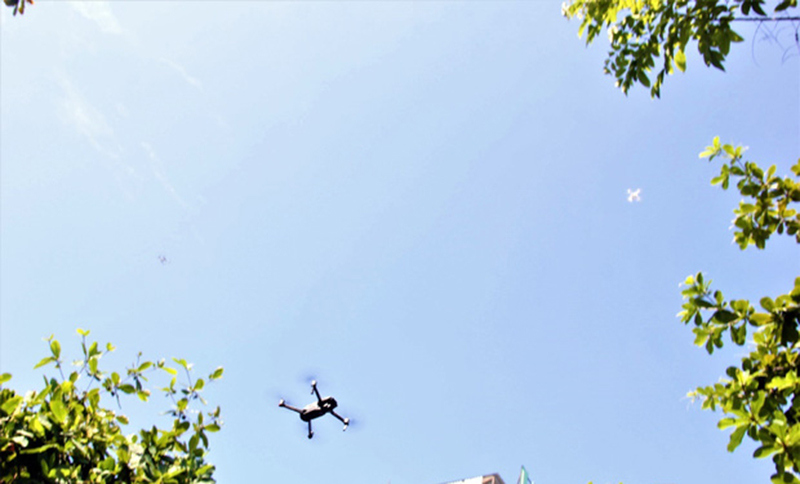 Đà Nẵng: Số ca F0 tiếp tục giảm, thử nghiệm flycam giám sát dân trong ngõ, hẻm - Ảnh 2