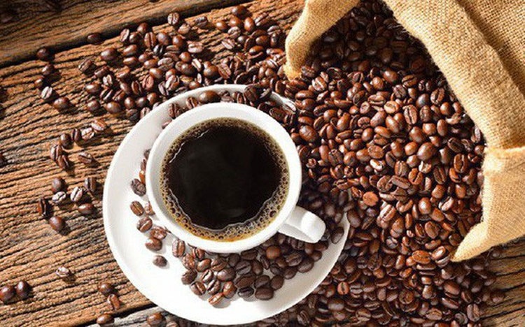 Giá cà phê hôm nay 30/10: Đồng loạt quay đầu tăng, người trồng cà phê chờ mong vụ thu hoạch mới - Ảnh 1