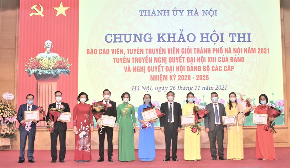 Chung khảo Hội thi báo cáo viên, tuyên truyền viên giỏi TP Hà Nội: Lan tỏa kinh nghiệm hay, kỹ năng tốt - Ảnh 3