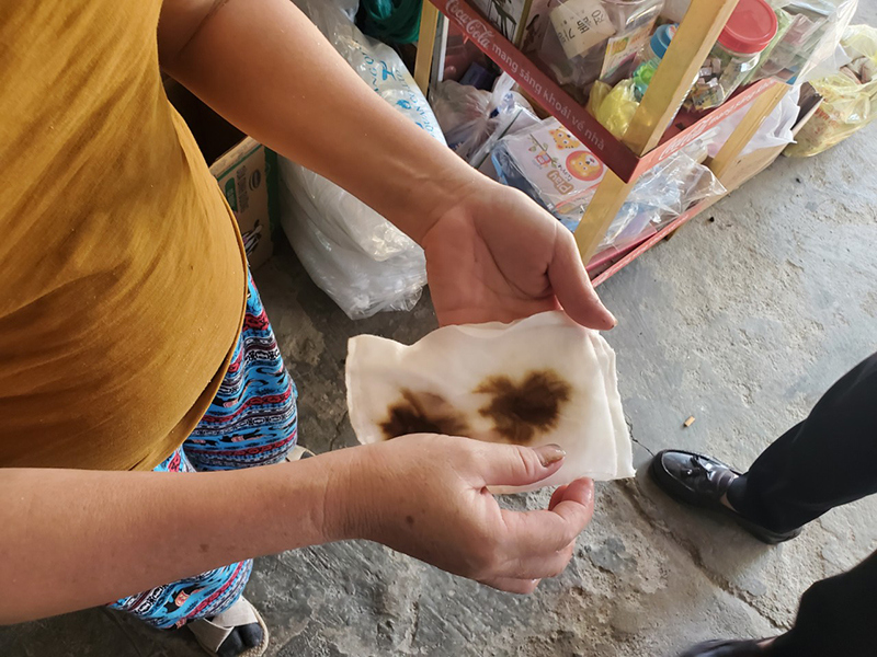 Ô nhiễm nước sinh hoạt ở Phú Lộc, Thừa Thiên Huế: Người dân khiếu nại Công ty HueWACO - Ảnh 2