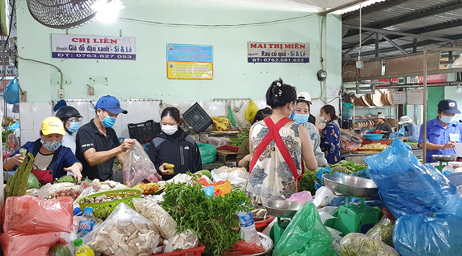 Loạn giá thực phẩm tại các chợ ở Đà Nẵng - Ảnh 2