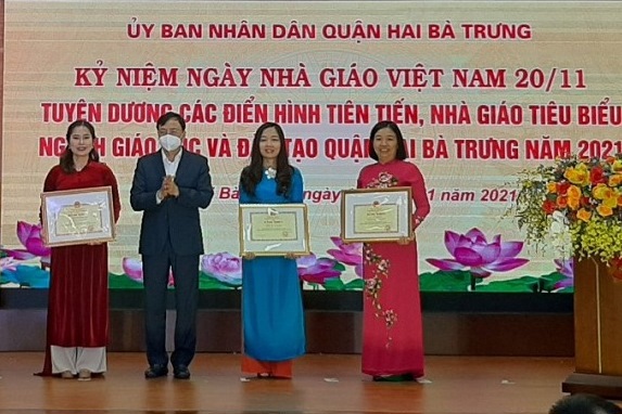 Quận Hai Bà Trưng: Tôn vinh nhiều tập thể tiêu biểu, cá nhân nhà giáo xuất sắc - Ảnh 2