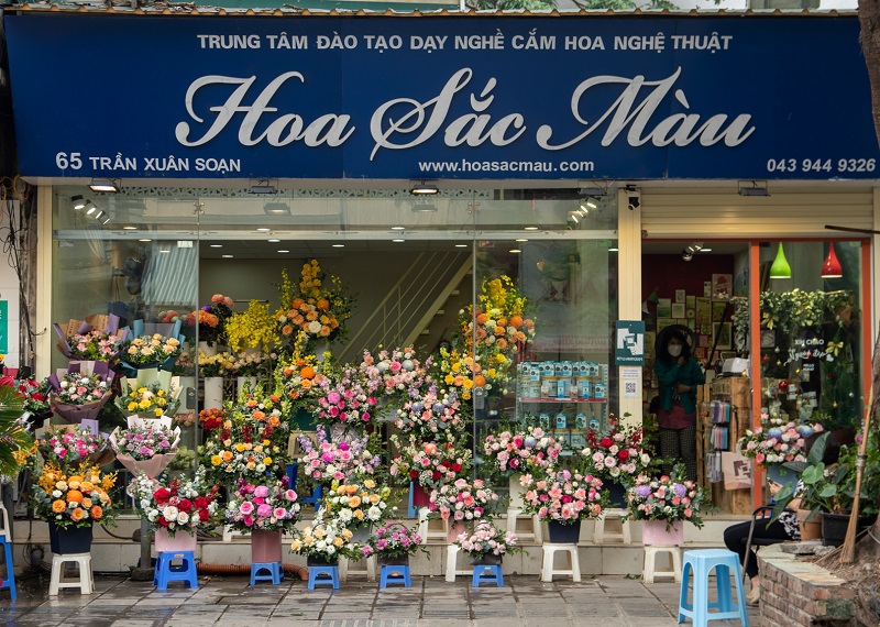 [Ảnh] Hà Nội: Giá hoa tăng cao, tiệm bán hoa vắng vẻ trước ngày Nhà giáo Việt Nam 20/11 - Ảnh 7