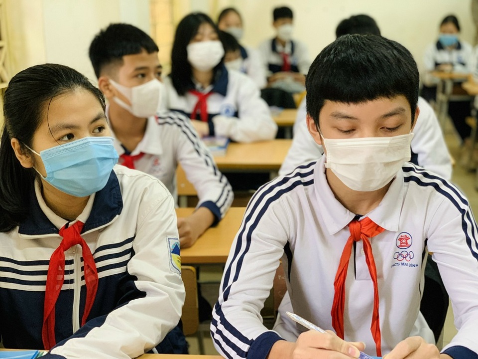 Hơn 27.000 học sinh lớp 9 thuộc 10 huyện ngoại thành Hà Nội đi học trực tiếp trong ngày 22/11 - Ảnh 1