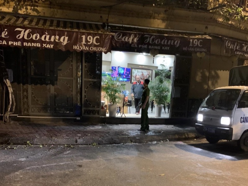 Hà Nội: Một số hàng quán vẫn hoạt động sau 21 giờ - Ảnh 9