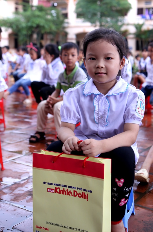 Mang yêu thương đến với học sinh trường Tiểu học Yên Bài A - Ảnh 10