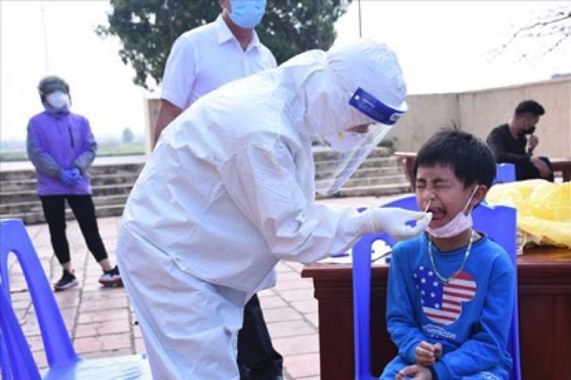 Quảng Ninh: Triển khai đợt cao điểm xét nghiệm sàng lọc SARS-CoV-2 trong trường học - Ảnh 1