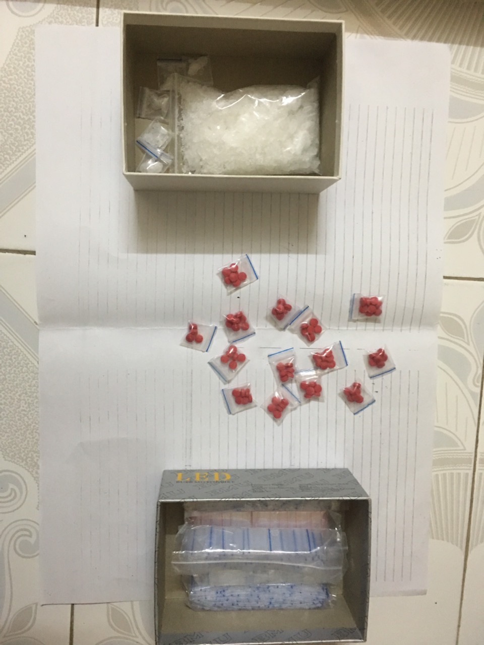 Hà Nội: Bị đưa về phường xử phạt, người đàn ông "lộ" nhiều ma túy giấu trong túi quần - Ảnh 2