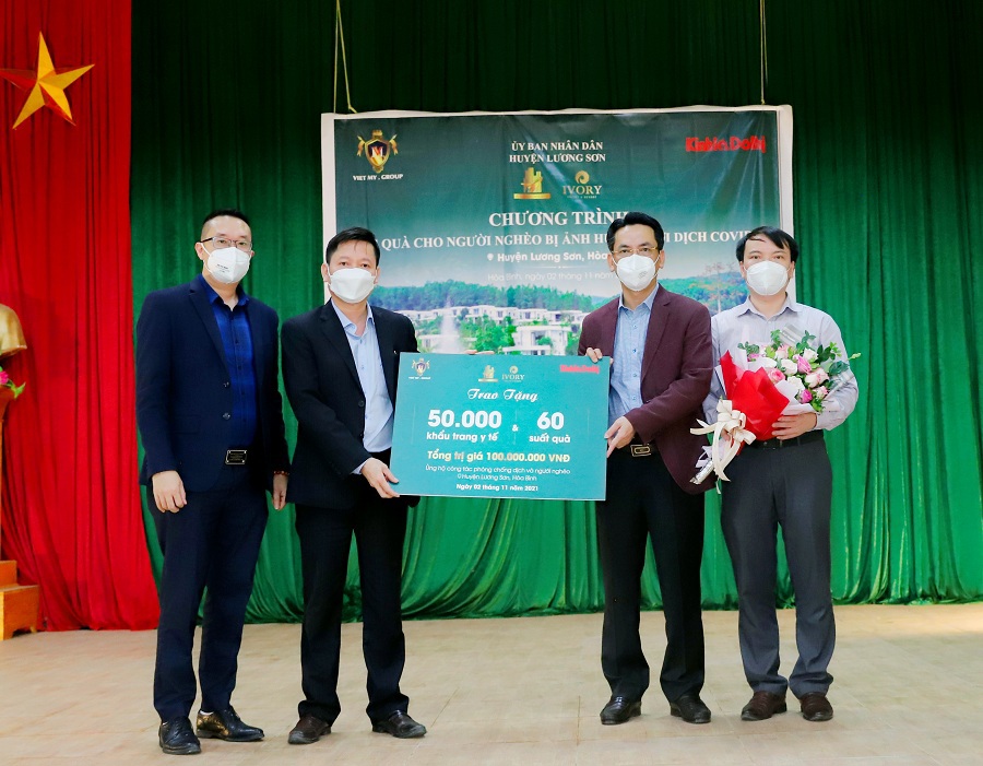 Báo Kinh tế & Đô thị phối hợp với Việt Mỹ Group tặng quà đồng bào nghèo tại huyện Lương Sơn (Hòa Bình) - Ảnh 2