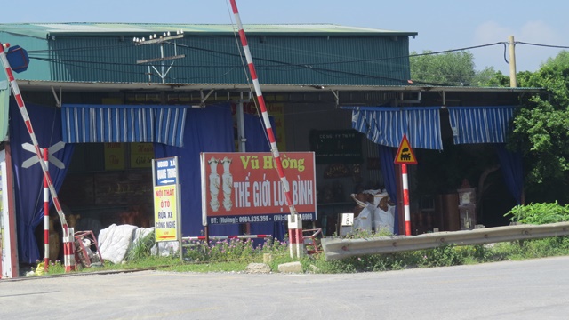 Thêm hàng loạt nhà xưởng “khủng” vi phạm trên đất nông nghiệp xã Văn Tự - Ảnh 2