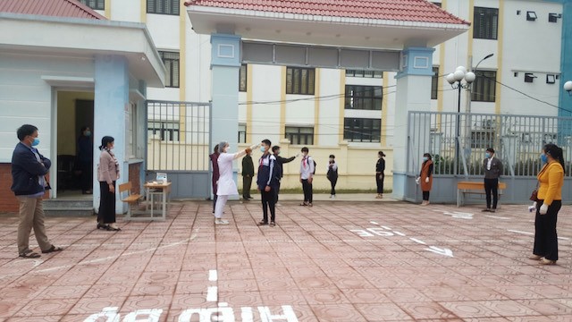 Sáng nay (22/11), học sinh lớp 9 vùng xanh ngoại thành Hà Nội háo hức đến trường - Ảnh 5