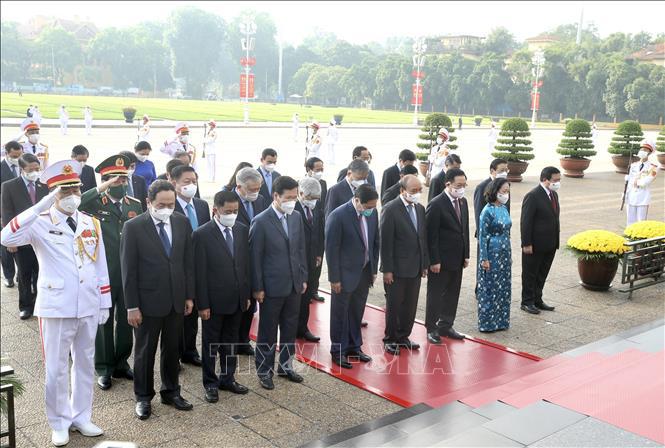 Lãnh đạo Đảng, Nhà nước vào Lăng viếng Chủ tịch Hồ Chí Minh - Ảnh 6