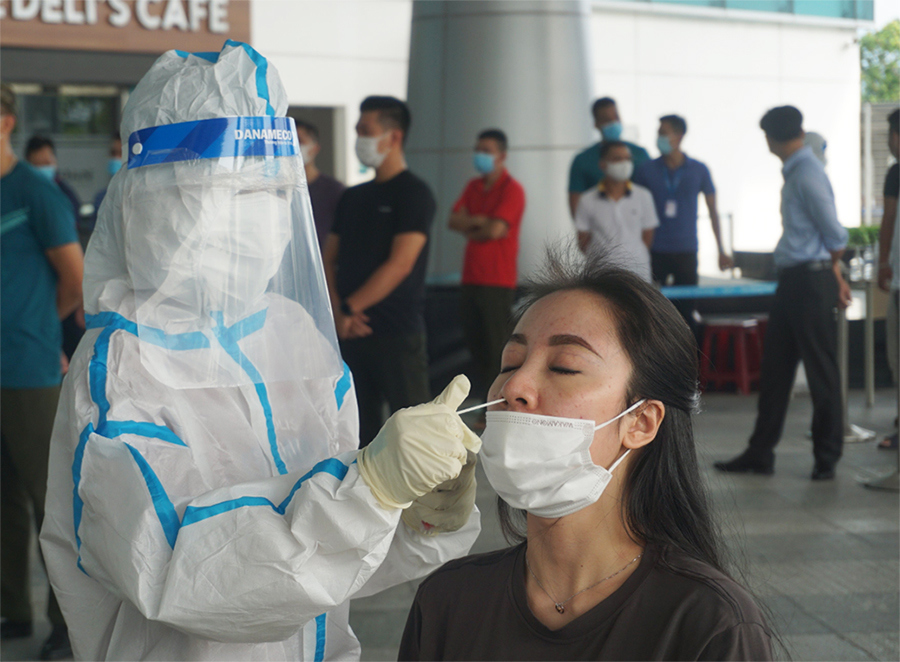 Số ca mắc Covid-19 tiếp tục tăng, Đà Nẵng triển khai tiêm vaccine cho hơn 40.000 người - Ảnh 1