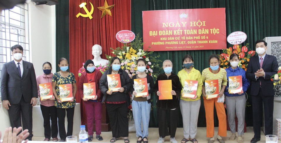 Trưởng Ban Tuyên giáo Thành ủy Bùi Huyền Mai dự Ngày hội Đại đoàn kết tại quận Thanh Xuân - Ảnh 4