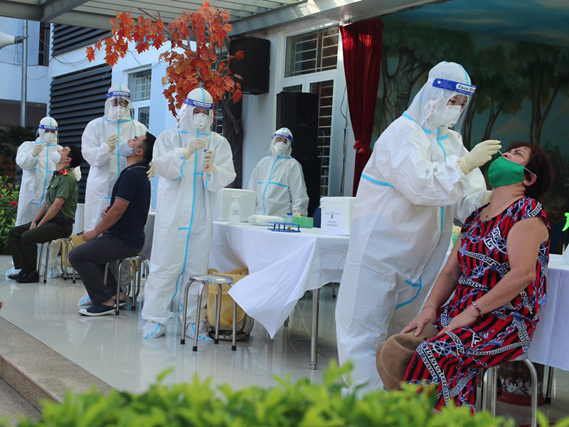 Người đến, về Hà Nội không phải xuất trình kết quả xét nghiệm SARS-CoV-2 - Ảnh 1