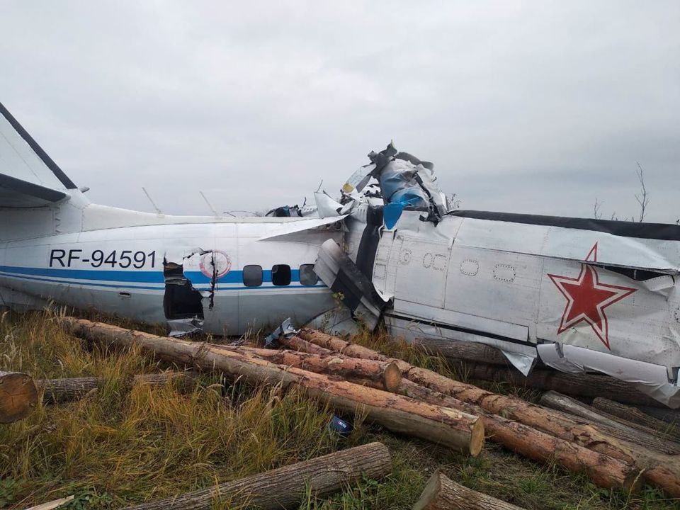Rơi máy bay Nga, 16 người chưa rõ số phận - Ảnh 1