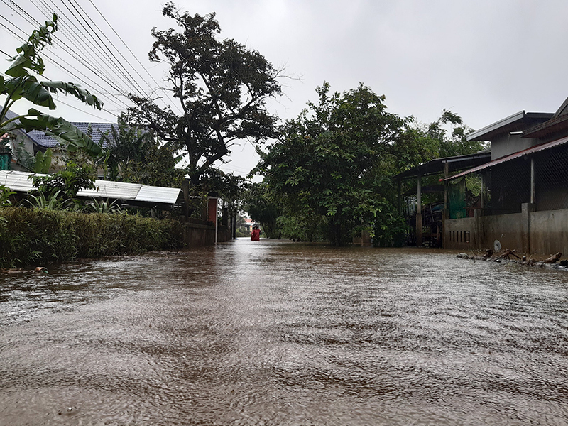 Thừa Thiên Huế: Mưa lớn gây ngập lụt cục bộ một số khu vực, 2 người mất tích - Ảnh 1