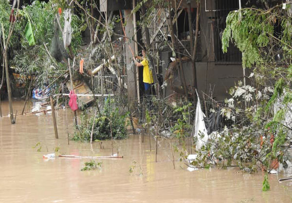 Trung Quốc: Nhiều thành phố “cảnh báo đỏ” sau đợt mưa lũ khiến 21 người chết - Ảnh 1
