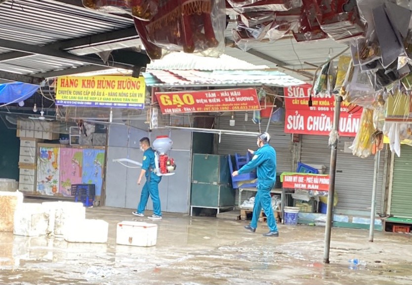 Quận Thanh Xuân: Tạm dừng hoạt động chợ Nhân Chính - Ảnh 2