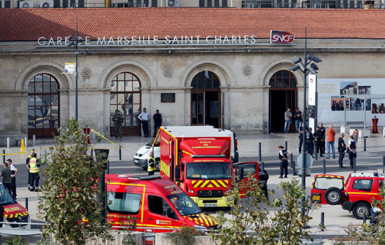 Cảnh sát Pháp tiêu diệt kẻ tấn công khủng bố bằng dao tại ga Saint-Charles - Ảnh 1