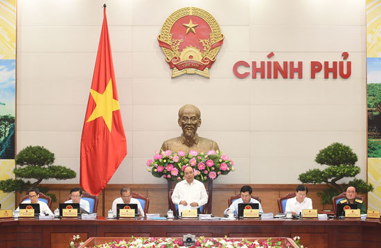 Thủ tướng Nguyễn Xuân Phúc: Chưa đề cập việc tăng các loại thuế, phí - Ảnh 1