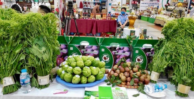 Hà Nội: Nhiều đơn hàng đặt mua sản phẩm OCOP tại “Chợ đêm trên mây” - Ảnh 2