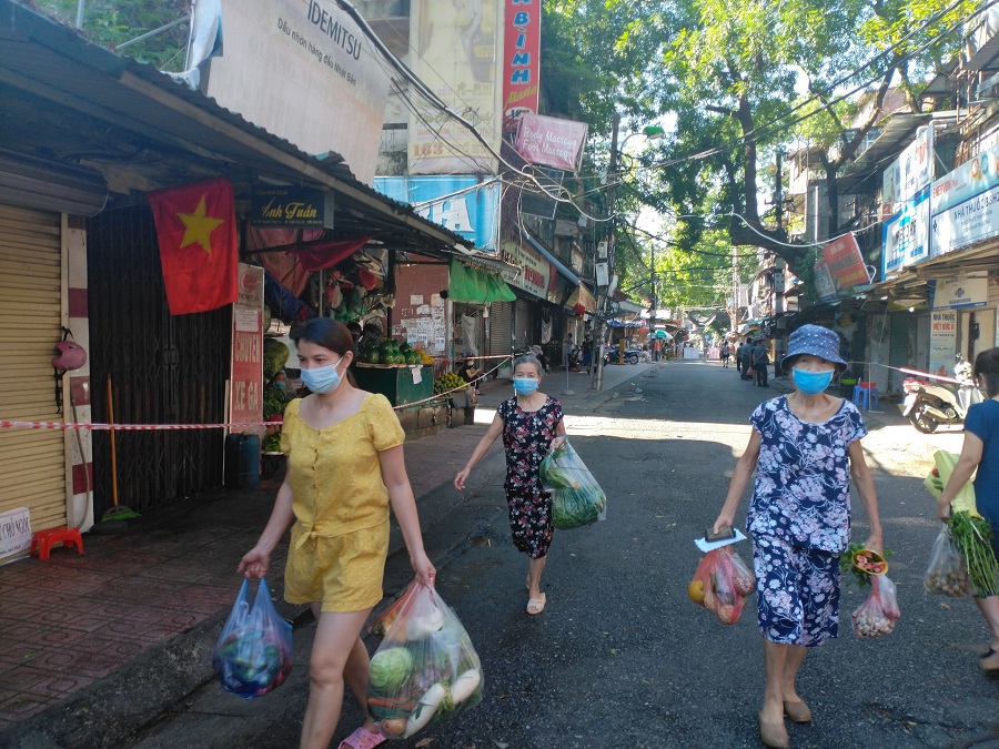 Quận Hai Bà Trưng: Chợ Nguyễn Công Trứ hoạt động trở lại sau thời gian phong tỏa tạm thời vì dịch Covid-19 - Ảnh 7