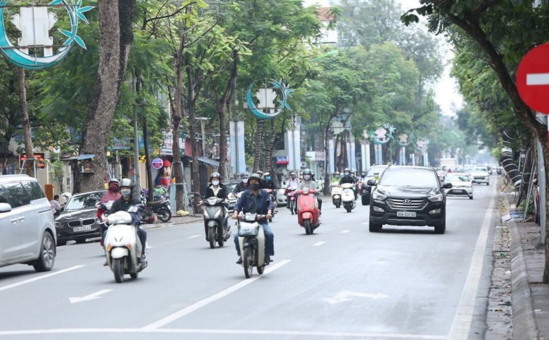 Công an quận Ba Đình tạo chuyển biến tích cực trong đảm bảo trật tự an toàn giao thông - Ảnh 2