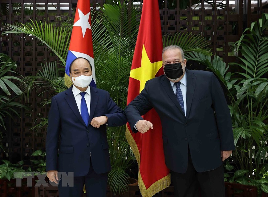 Chủ tịch nước Nguyễn Xuân Phúc hội kiến Thủ tướng CH Cuba - Ảnh 1