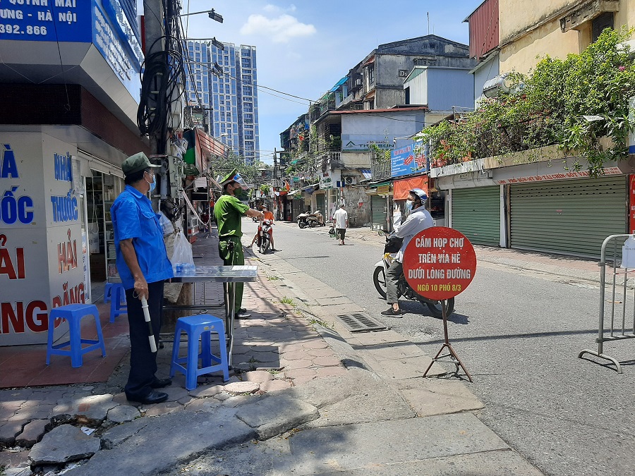 Quận Hai Bà Trưng: Trong ngày đã xử phạt 124 cá nhân vi phạm về phòng chống dịch Covid-19 - Ảnh 2