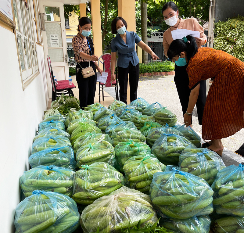 Hà Đông: Hội Phụ nữ chia sẻ yêu thương - kết nối tiêu thụ nông sản giúp nông dân ngoại thành - Ảnh 3