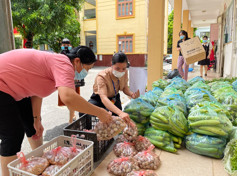 Hà Đông: Hội Phụ nữ chia sẻ yêu thương - kết nối tiêu thụ nông sản giúp nông dân ngoại thành - Ảnh 4