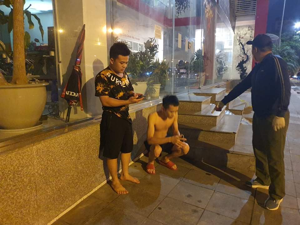 Công an Hà Nội vây bắt hơn 40 "quái xế" đua xe náo loạn đường phố trong đêm - Ảnh 5