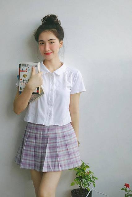 Hòa Minzy khoe trang phục đi học buổi sáng - Ảnh 4