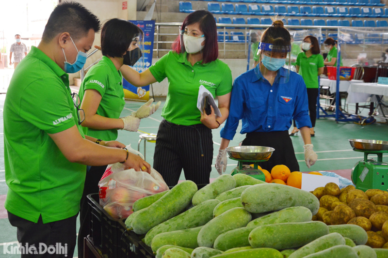 Hà Nội đồng loạt khai trương 4 điểm “Siêu thị 0 đồng”: Mang yêu thương đến những hoàn cảnh khó khăn - Ảnh 5