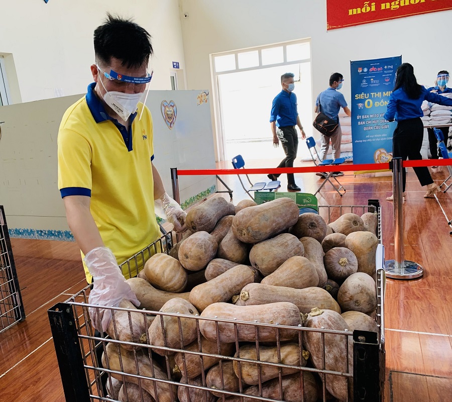 “Siêu thị mini 0 đồng” mang yêu thương đến với hơn 1.000 người dân gặp khó khăn tại quận Cầu Giấy - Ảnh 4