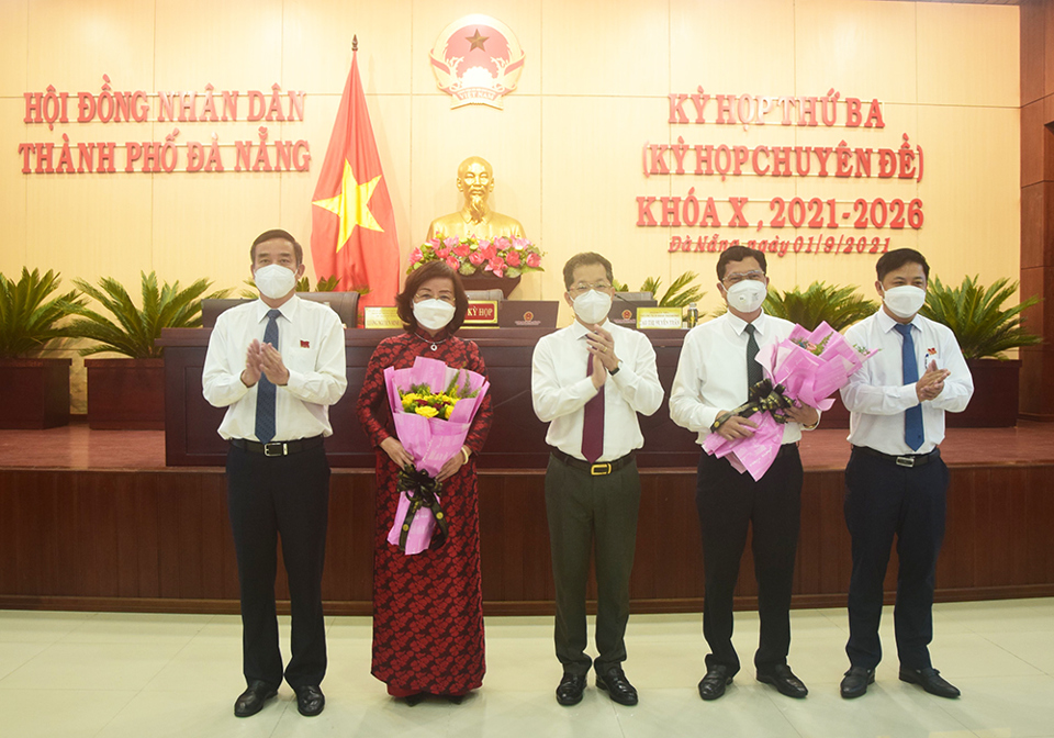 Ông Trần Phước Sơn, bà Ngô Thị Kim Yến được bầu làm Phó Chủ tịch UBND TP Đà Nẵng - Ảnh 1