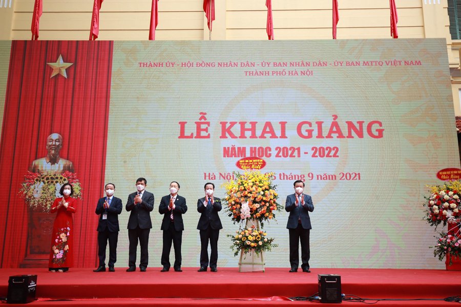 Hơn 2,1 triệu học sinh Hà Nội đón lễ khai giảng online từ ngôi trường trăm tuổi - Ảnh 3
