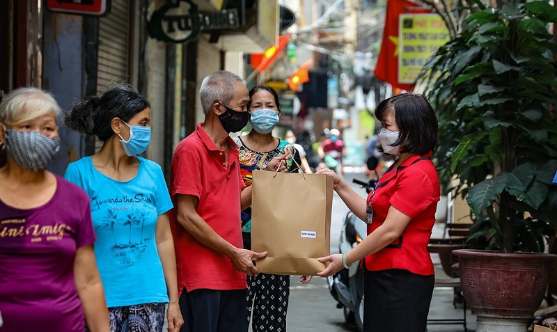 Quận Hoàn Kiếm: Chăm lo, ổn định đời sống, giúp người dân phường Hàng Buồm vượt qua đại dịch - Ảnh 2