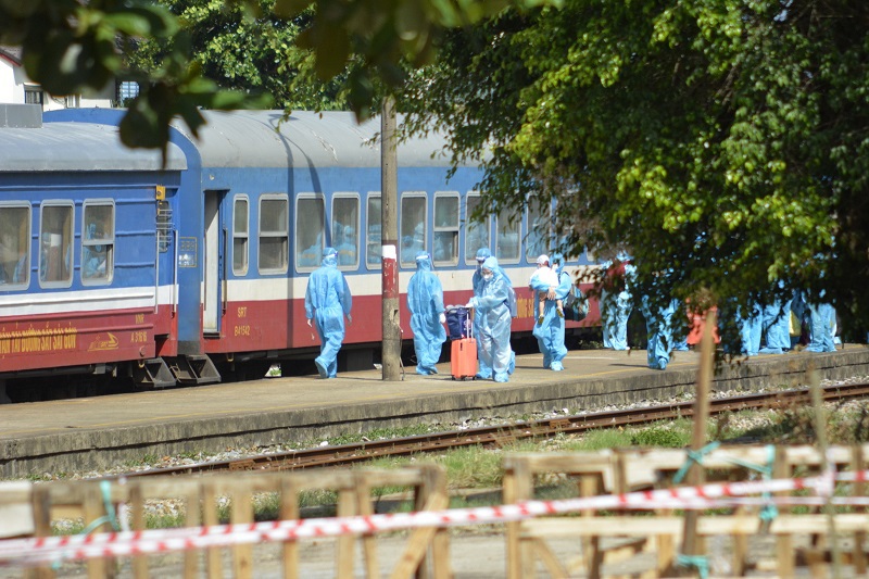 Quảng Trị thuê tàu hỏa đưa khoảng 500 người dân về quê - Ảnh 1