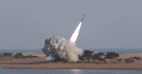 Triều Tiên có thể đang di chuyển tên lửa Hwasong-12 đến Bình Nhưỡng - Ảnh 1