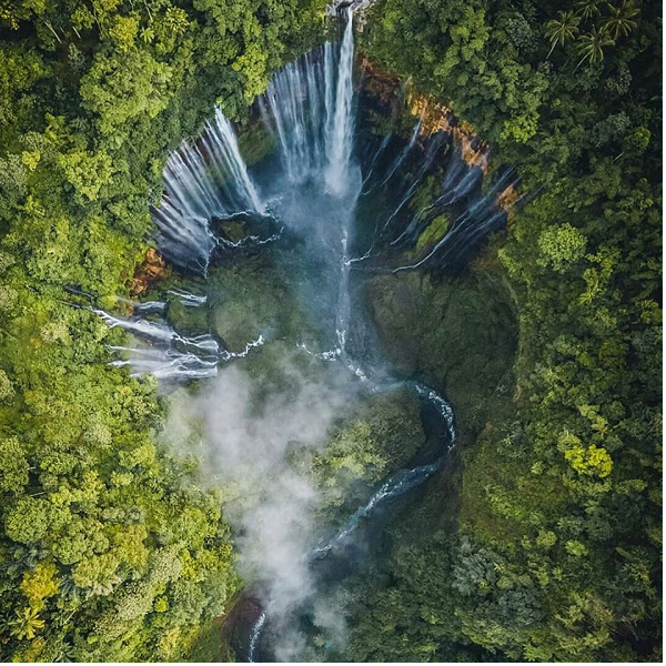 Cảnh đẹp như cổ tích ở thác nước đẹp nhất Indonesia - Ảnh 2