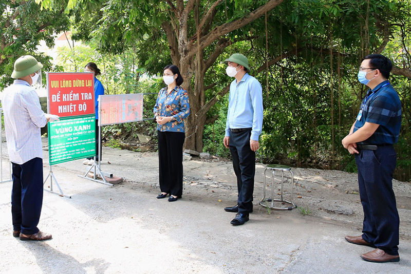 Phó Bí thư Thường trực Thành ủy Nguyễn Thị Tuyến: Thực hiện nghiêm phác đồ điều trị với bệnh nhân F0 - Ảnh 2