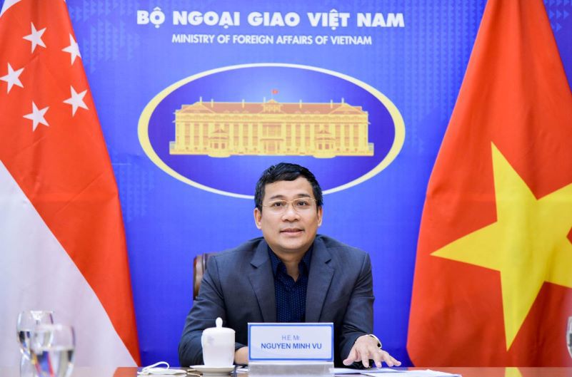 Việt Nam trao đổi kinh nghiệm chống dịch, phục hồi kinh tế với Singapore - Ảnh 1