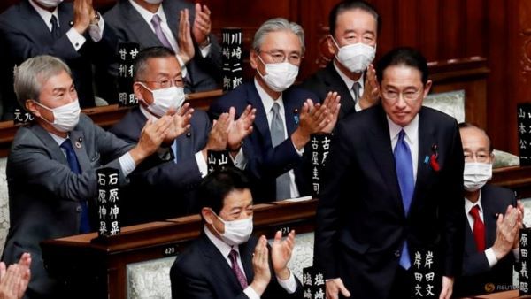 Nội các mới phản ánh con người tân Thủ tướng Nhật Bản - Ảnh 1