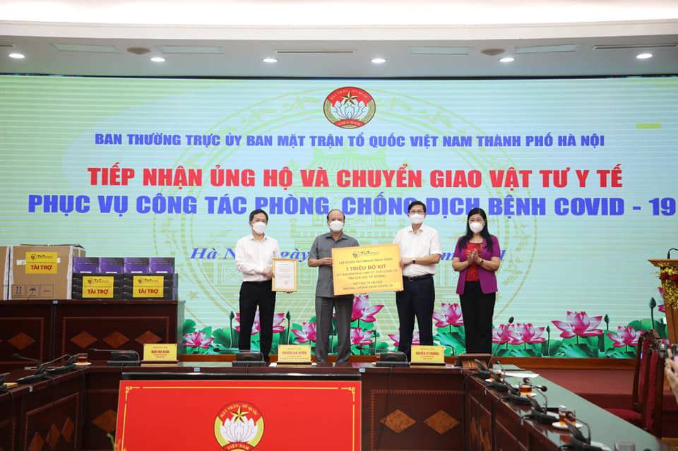 Hà Nội tiếp nhận 182 tỷ đồng ủng hộ phòng, chống dịch của các đơn vị, doanh nghiệp - Ảnh 1