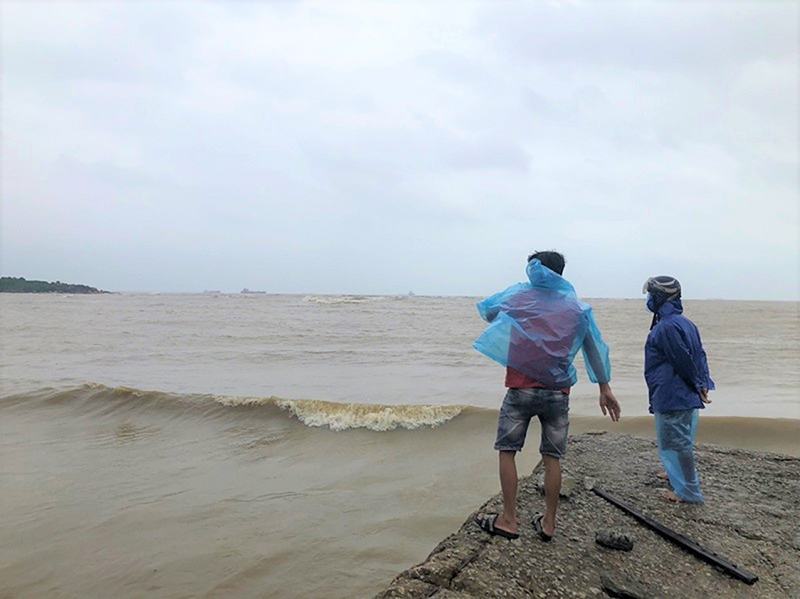 Tìm thấy thi thể 3 ngư dân Quảng Ngãi mất tích trên vùng biển Quảng Nam - Ảnh 1
